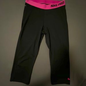 Nike Pro Capris